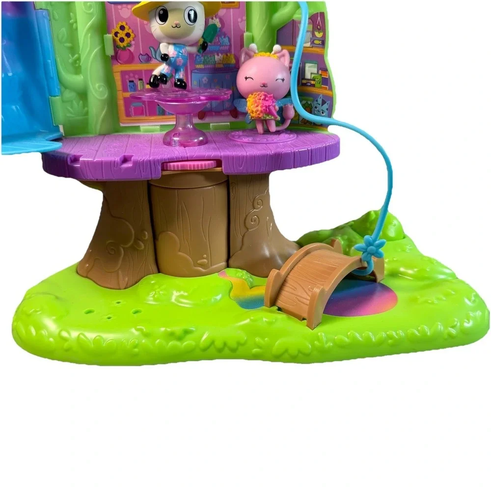 Netflix Gabby's Dollhouse Kitty Fairy's Garden Treehouse Gabby + 2 Figures - Picture 4 of 7